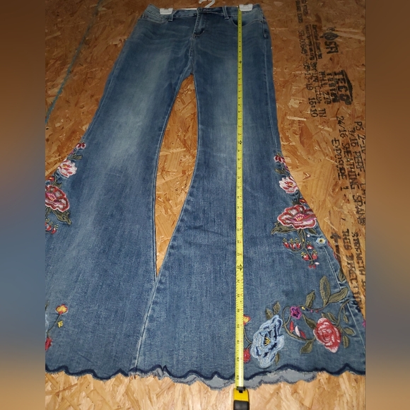 Floral Flare Jeans - Picture 12 of 14